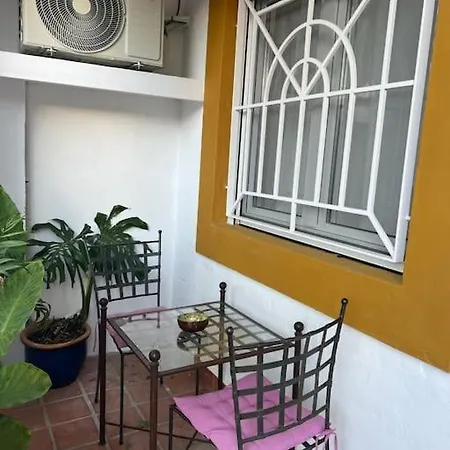 A 8km Sevilla Centro Apartment *